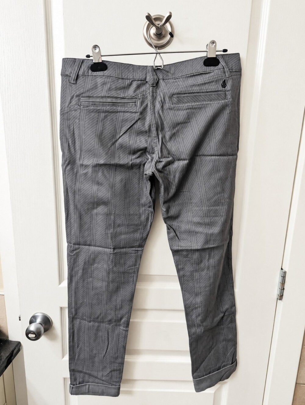 Volcom pants - Picture 2 of 4
